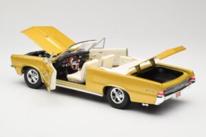 Pontiac GTO Hurst Edition Or Maisto 1:18 531884 Métal Moulé — image 5 sur 8