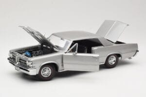 Pontiac GTO Argent Sun Star 1:18 1821 Métal Moulé — image 2 sur 8