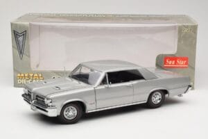 Pontiac GTO Argent Sun Star 1:18 1821 Métal Moulé — image 8 sur 8