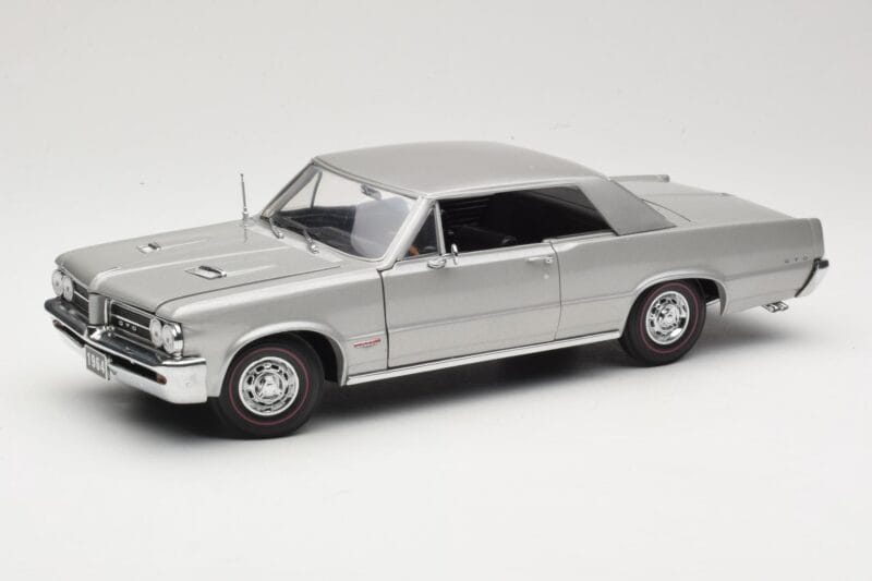 Pontiac GTO Argent Sun Star 1:18 1821 Métal Moulé