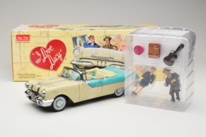 Pontiac Star Chief I Love Lucy Nautilus Blue Blanc Sun Star 1:18 5057 Métal Moulé — image 7 sur 7