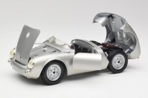 Porsche 550 A Spyder Argent Maisto 1:18 50314 Métal Moulé — image 2 sur 8