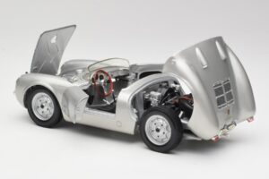 Porsche 550 A Spyder Argent Maisto 1:18 50314 Métal Moulé — image 5 sur 8