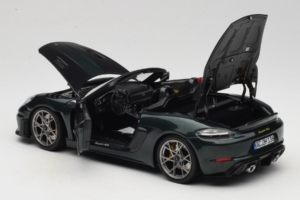 Porsche 718 Spyder RS Weissach Pack Forest Green Norev 1:18 187272 Métal Moulé — image 5 sur 8