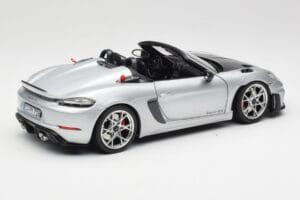 Porsche 718 Spyder RS Weissach Pack GT-Silver Metallic Norev 1:18 187270 Métal Moulé — image 3 sur 8