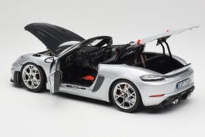 Porsche 718 Spyder RS Weissach Pack GT-Silver Metallic Norev 1:18 187270 Métal Moulé — image 5 sur 8