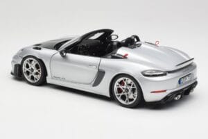 Porsche 718 Spyder RS Weissach Pack GT-Silver Metallic Norev 1:18 187270 Métal Moulé — image 7 sur 8