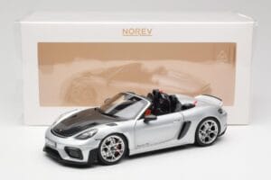 Porsche 718 Spyder RS Weissach Pack GT-Silver Metallic Norev 1:18 187270 Métal Moulé — image 8 sur 8