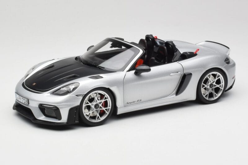 Porsche 718 Spyder RS Weissach Pack GT-Silver Metallic Norev 1:18 187270 Métal Moulé