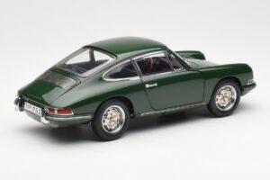 Porsche 901 Vert CMC 1:18 M-067B Métal Moulé — image 2 sur 6