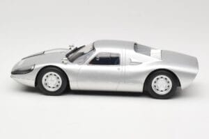 Porsche 904 GTS Norev 1:18 187440 Métal Moulé — image 3 sur 6
