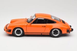 Porsche 911 930 Carrera 3.2 Signal Orange Minichamps 1:18 100063025 Métal Moulé — image 4 sur 8