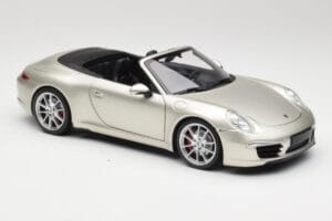 Porsche 911 991 Carrera S Cabriolet GT Argent Métallisé Minichamps 1:18 100061030 Métal Moulé — image 6 sur 8