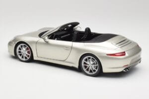 Porsche 911 991 Carrera S Cabriolet GT Argent Métallisé Minichamps 1:18 100061030 Métal Moulé — image 7 sur 8