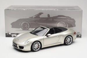 Porsche 911 991 Carrera S Cabriolet GT Argent Métallisé Minichamps 1:18 100061030 Métal Moulé — image 8 sur 8