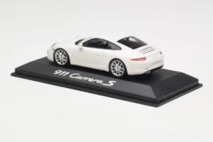 Porsche 911 991 Carrera S Blanc IAA Frankfurt 2011 Minichamps 1:43 WAX20100090 Métal Moulé — image 4 sur 5