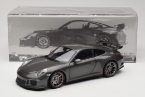 Porsche 911 991 GT3 Grey Metallic Minichamps 1:18 110062720 Métal Moulé — image 8 sur 8