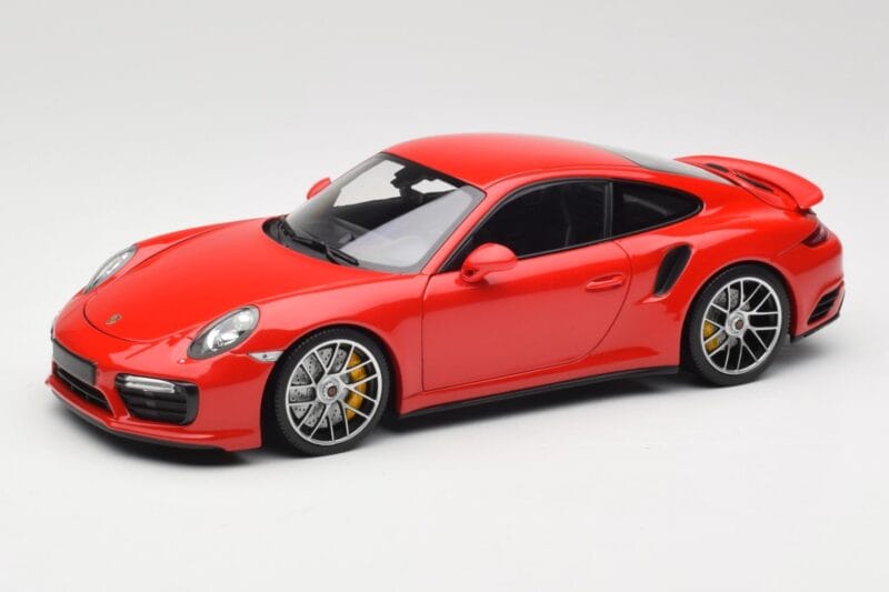 Porsche 911 991 Turbo S Guards Red Minichamps 1:18 110067122 Métal Moulé