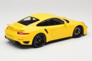 Porsche 911 991 Turbo S Jaune Avec Jantes Noires Minichamps 1:18 110062321 Métal Moulé — image 3 sur 8