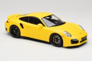 Porsche 911 991 Turbo S Jaune Avec Jantes Noires Minichamps 1:18 110062321 Métal Moulé — image 6 sur 8