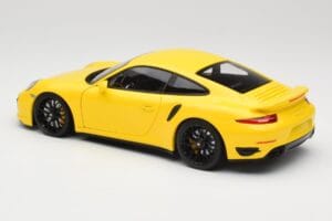 Porsche 911 991 Turbo S Jaune Avec Jantes Noires Minichamps 1:18 110062321 Métal Moulé — image 7 sur 8