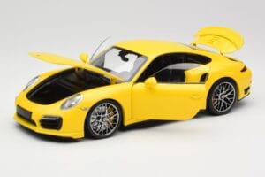 Porsche 911 991 Turbo S Jaune Avec Jantes Argentées Minichamps 1:18 110062322 Métal Moulé — image 2 sur 8