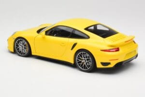Porsche 911 991 Turbo S Jaune Avec Jantes Argentées Minichamps 1:18 110062322 Métal Moulé — image 5 sur 8