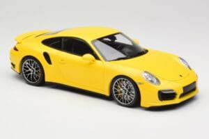 Porsche 911 991 Turbo S Jaune Avec Jantes Argentées Minichamps 1:18 110062322 Métal Moulé — image 6 sur 8