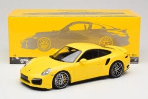 Porsche 911 991 Turbo S Jaune Avec Jantes Argentées Minichamps 1:18 110062322 Métal Moulé — image 8 sur 8