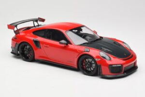 Porsche 911 GT2 RS 991.2 Rouge Jantes Noires Minichamps 1:18 155068307 Métal Moulé — image 4 sur 6