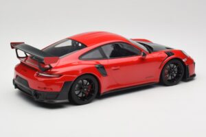 Porsche 911 GT2 RS 991.2 Rouge Jantes Noires Minichamps 1:18 155968307 Métal Moulé — image 2 sur 6