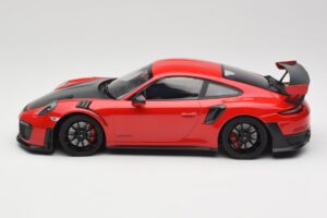 Porsche 911 GT2 RS 991.2 Rouge Jantes Noires Minichamps 1:18 155968307 Métal Moulé — image 3 sur 6