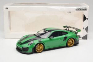 Porsche 911 991.2 GT2 RS Weissach Package British Racing Vert & Roues Dorées Minichamps 1:18 153068318 Métal Moulé — image 6 sur 6