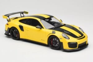 Porsche 911 991.2 GT2 RS Weissach Package Jaune avec Jantes Noires Minichamps 1:18 155068311 Métal Moulé — image 4 sur 6
