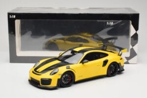 Porsche 911 991.2 GT2 RS Weissach Package Jaune avec Jantes Noires Minichamps 1:18 155068311 Métal Moulé — image 6 sur 6