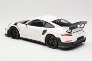 Porsche 911 991.2 GT2 RS Blanc avec Jantes Noires Minichamps 1:18 155068310 Métal Moulé — image 5 sur 6