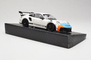 Porsche 911 991.2 GT3 RS Manthey Racing Blanc & Bleu & Orange Minichamps 1:18 MR-911-GT3RS-1805 Métal Moulé — image 4 sur 6