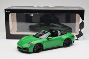 Porsche 911 991.2 Targa 4 GTS British Racing Vert Minichamps 1:18 155061065 Métal Moulé — image 6 sur 6