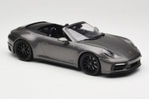 Porsche 911 992 Carrera 4 GTS Cabriolet Grey Metallic Minichamps 1:18 155063031 Métal Moulé — image 4 sur 6