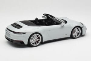 Porsche 911 992 Carrera 4 GTS Cabriolet Gris Minichamps 1:18 155063034 Métal Moulé — image 3 sur 6