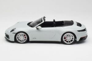 Porsche 911 992 Carrera 4 GTS Cabriolet Gris Minichamps 1:18 155063034 Métal Moulé — image 5 sur 6