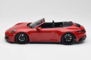 Porsche 911 992 Carrera 4 GTS Cabriolet Rouge Minichamps 1:18 155063032 Métal Moulé — image 3 sur 6