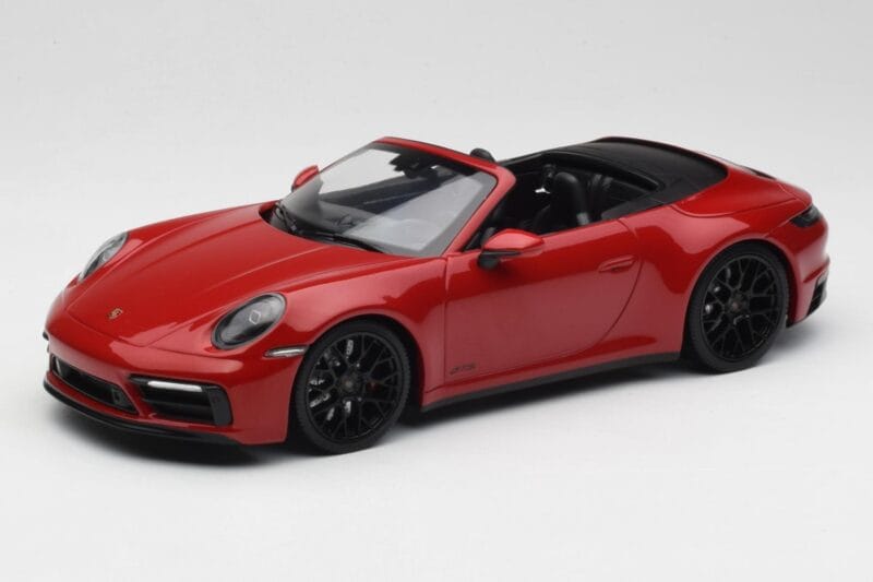 Porsche 911 992 Carrera 4 GTS Cabriolet Rouge Minichamps 1:18 155063032 Métal Moulé