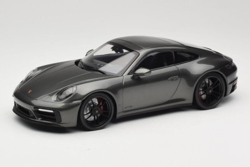 Porsche 911 992 Carrera 4 GTS Green Metallic Minichamps 1:18 155063101 Métal Moulé