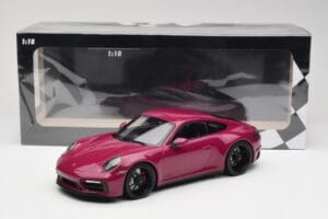 Porsche 911 992 Carrera 4 GTS Rubystar Minichamps 1:18 155063102 Métal Moulé — image 6 sur 6