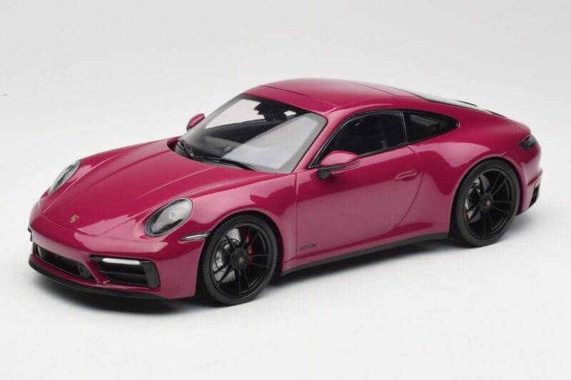 Porsche 911 992 Carrera 4 GTS Rubystar Minichamps 1:18 155063102 Métal Moulé