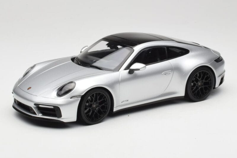 Porsche 911 992 Carrera 4 GTS Argent Minichamps 1:18 155063104 Métal Moulé