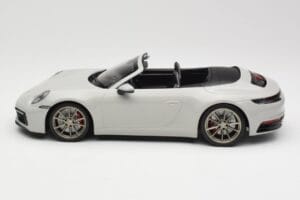 Porsche 911 992 Carrera 4S Cabriolet Gris Minichamps 1:18 155067335 Métal Moulé — image 3 sur 6