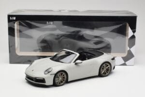 Porsche 911 992 Carrera 4S Cabriolet Gris Minichamps 1:18 155067335 Métal Moulé — image 6 sur 6