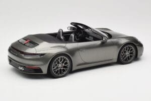 Porsche 911 992 Carrera 4S Cabriolet Mamba Green Metallic Minichamps 1:18 155067337 Métal Moulé — image 2 sur 6